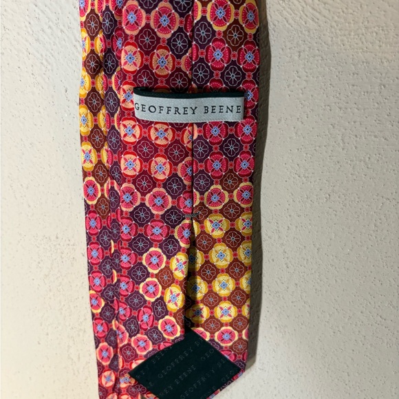 Geoffrey Beene Multi colored Especially soft Silk Tie Pink Orange Red - Picture 4 of 10